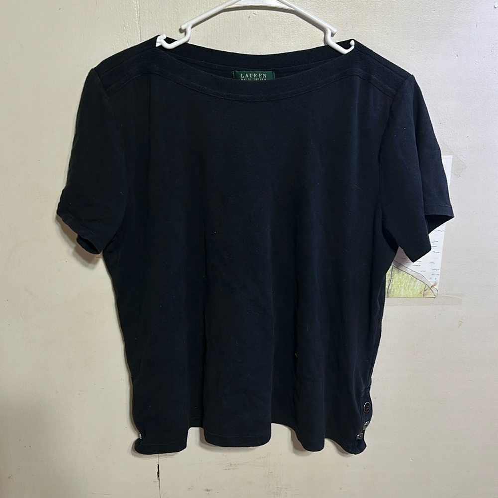 Black tee